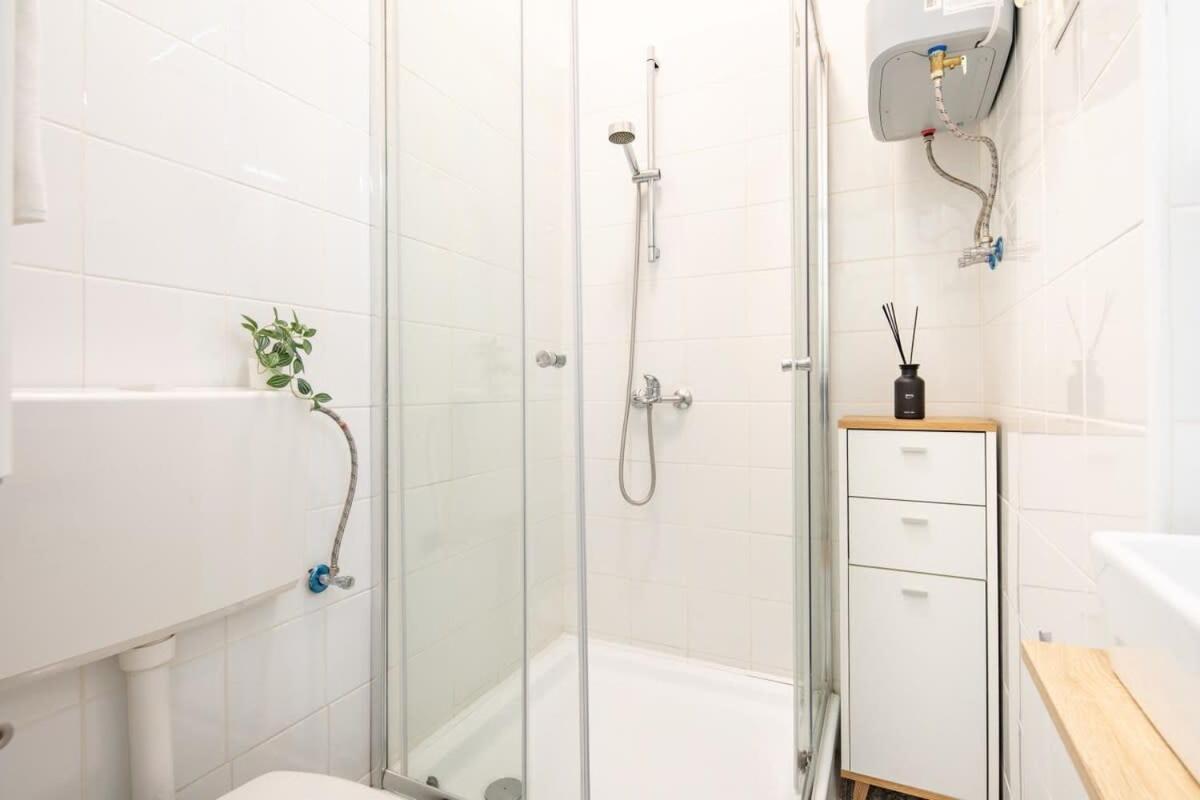 - Fresh With Balcony Apartment *