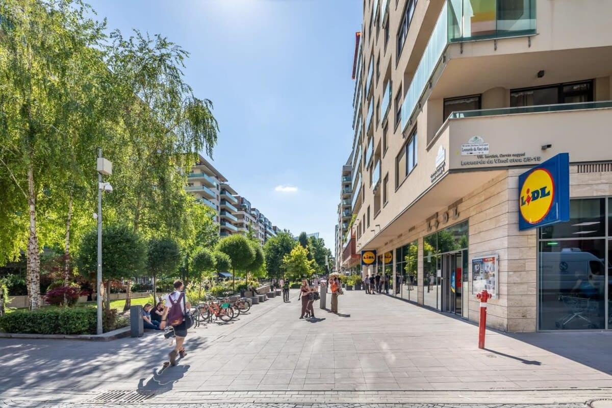 - Fresh With Balcony Apartment *